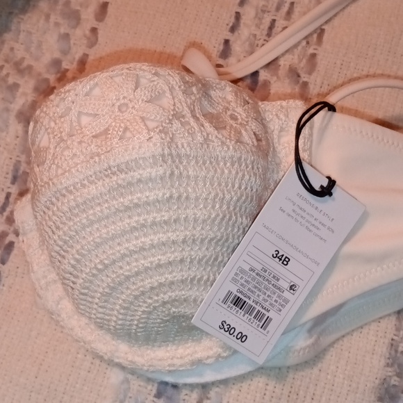 🆕Shade & Shore Crochet Underwire Swimsuit Bikini Top Off-White / Cream Size 34B - Picture 8 of 10